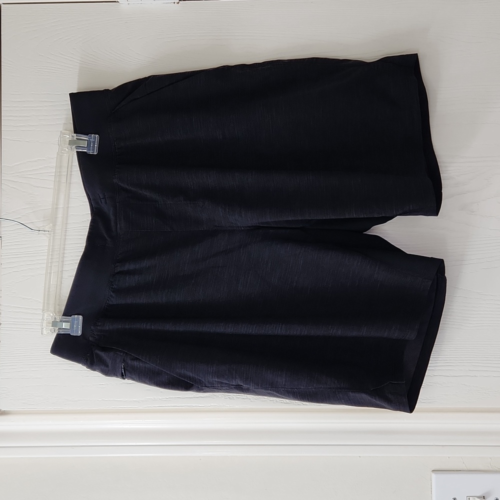 Lululemon T.H.E. Short Liner 9".  Size Large.